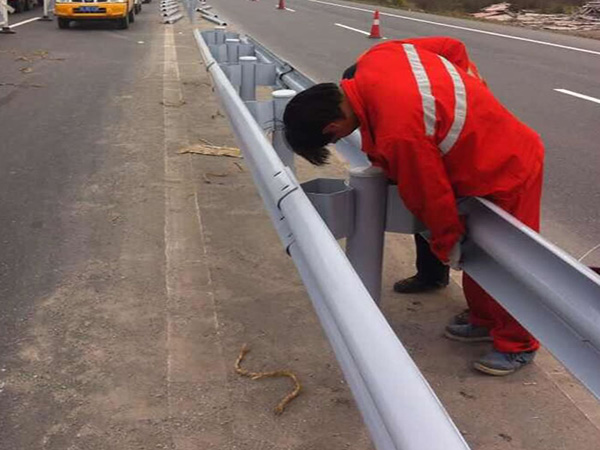 重庆高速公路防撞护栏板