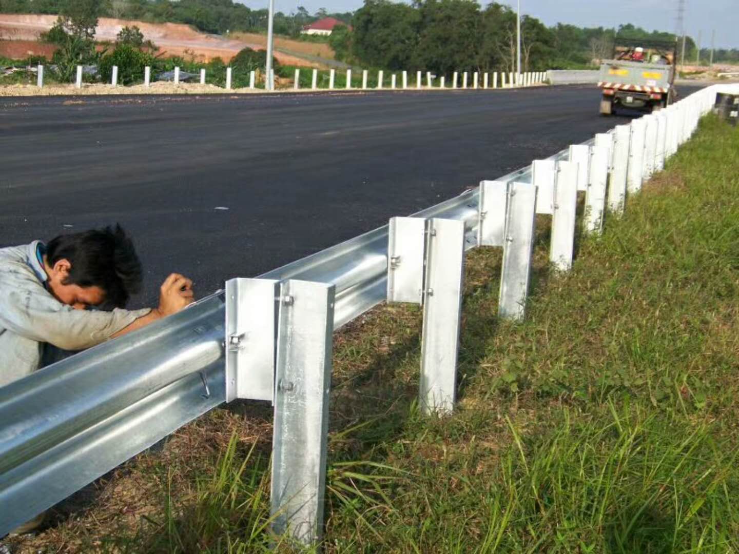槽钢立柱安装图